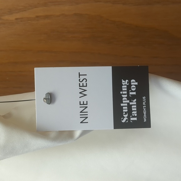 Nine West sculpting tank top women's plus 3x cream color- NWT - Picture 3 of 7